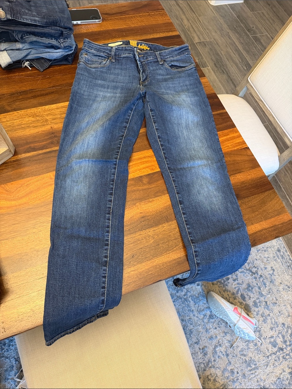 Kut from the Kloth. Katy Boyfriends Jeans. Size 6